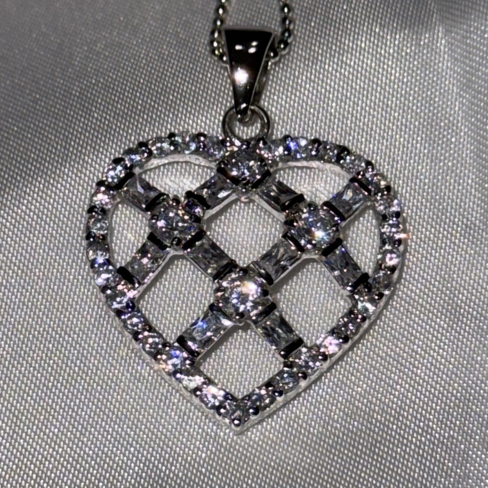 Criss Cross Heart Pendant Necklace • Sterling Silver 925 • Rhinestone‎ • 7.1g